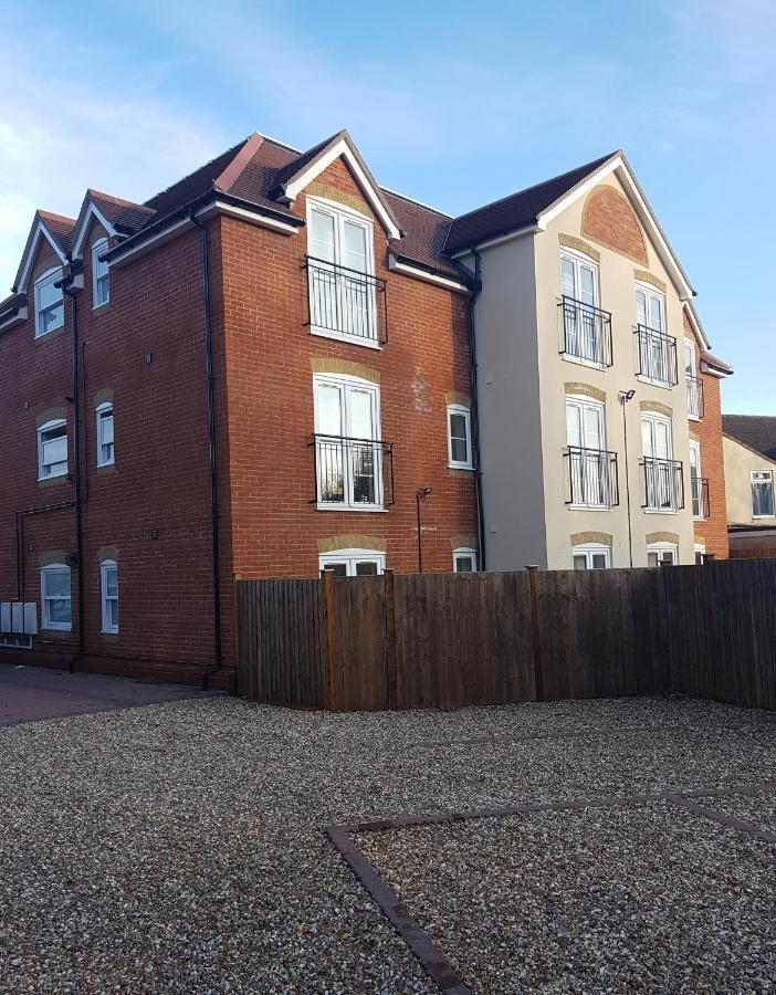 Ybc Court, Aldershot Exterior foto